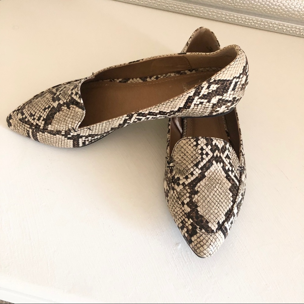 Snake Skin Pointed Toe Flats Size 7